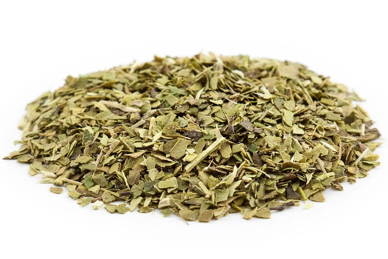Cómo cebar mate sin lavar la yerba: montañita, bombilla y rondas. Imagen ilustrativa gastronómica.