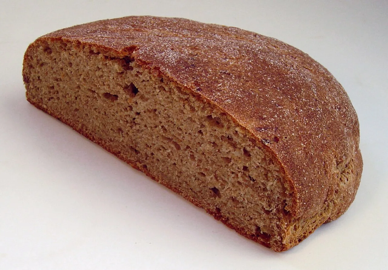 Prueba de ventana del gluten: cómo hacerla y cuándo seguir amasando. Imagen ilustrativa gastronómica.