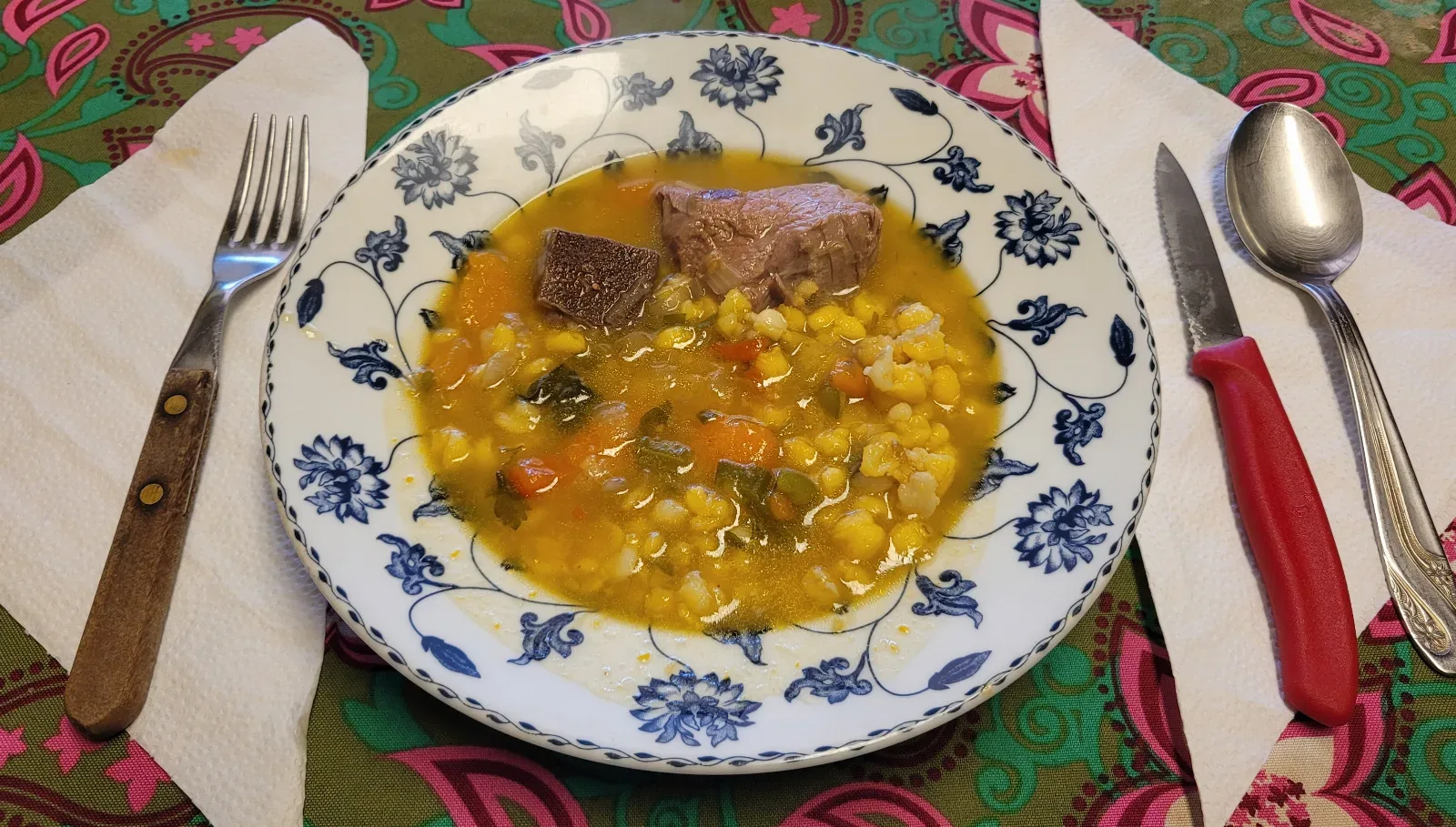 Viajar por la Argentina sin levantarse de la mesa: una ruta de sabores desde casa